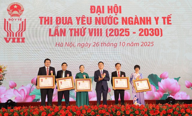 Bệnh viện Đại học Y Dược TP.HCM: Điển h&igrave;nh ti&ecirc;n tiến tại đại hội thi đua y&ecirc;u nước lần thứ 8 - Ảnh 2.