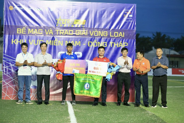 'Lột xác' ngoạn mục, đội Trường ĐH Đồng Tháp và ĐH Cần Thơ vào vòng chung kết- Ảnh 8. 'Lột xác' ngoạn mục, đội Trường ĐH Đồng Tháp và ĐH Cần Thơ vào vòng chung kết- Ảnh 8.