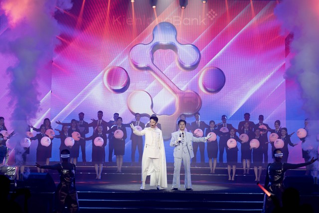 Chủ tịch KienlongBank kể thương hiệu qua m&agrave;n diễn &lsquo;hot&rsquo; như anh trai vượt ng&agrave;n ch&ocirc;ng gai  - Ảnh 2.