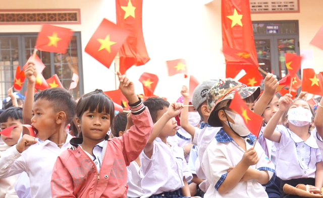 L&acirc;m Đồng đầu tư trường nội tr&uacute; v&ugrave;ng bi&ecirc;n để gieo chữ, giữ đất, dựng tương lai - Ảnh 4.