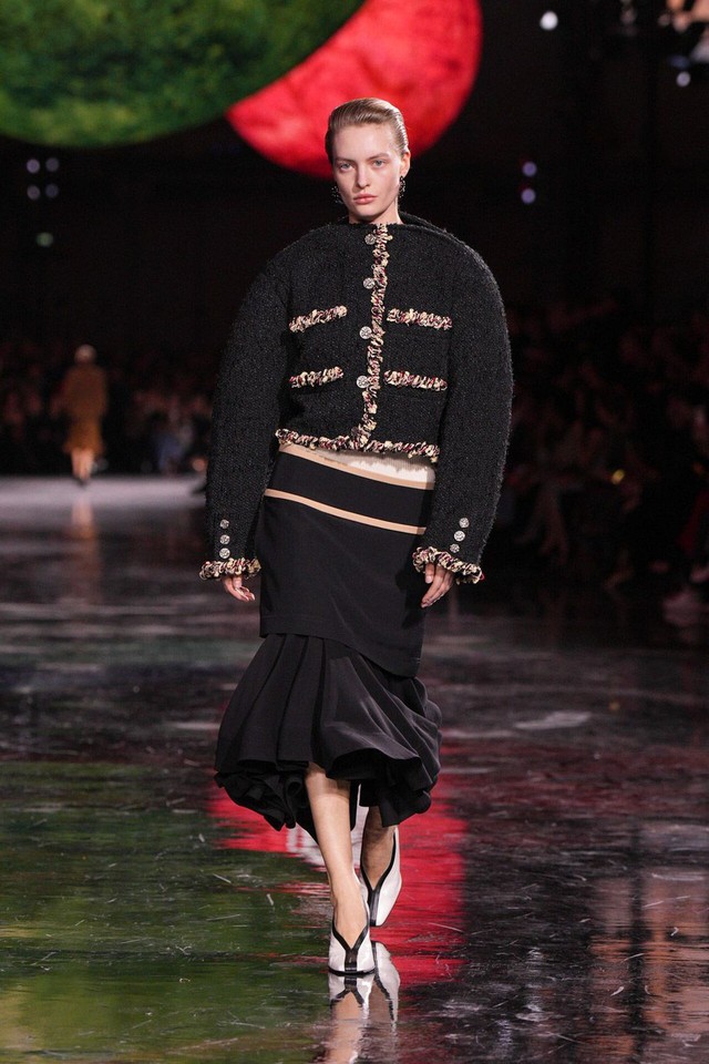 Áo khoác dáng ngắn mẫu áo lý tưởng giúp nàng đón gió  mùa - Ảnh 8.