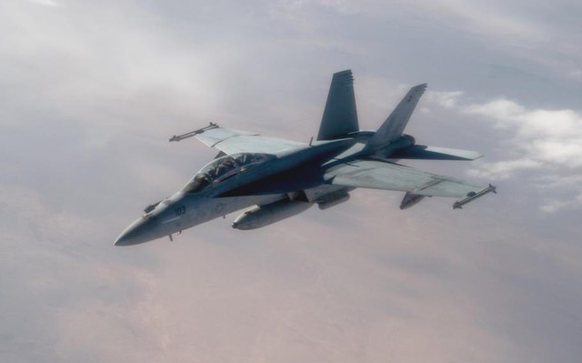 Tiêm kích F/A-18 và trực thăng của Mỹ liên tiếp rơi ở Biển Đông- Ảnh 2. Tiêm kích F/A-18 và trực thăng của Mỹ liên tiếp rơi ở Biển Đông- Ảnh 2.