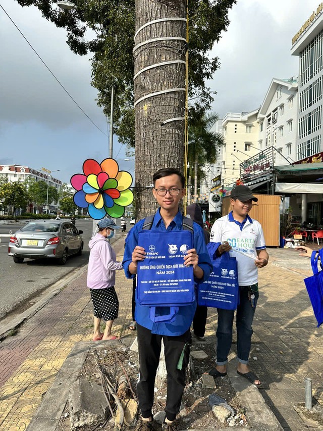 &Aacute;nh s&aacute;ng từ những bước ch&acirc;n - Ảnh 13.