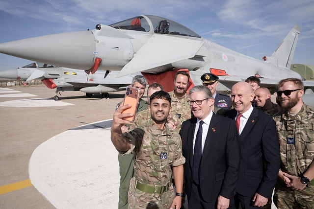 Thổ Nhĩ Kỳ ký thỏa thuận mua 20 tiêm kích Eurofighter Typhoon giá gần 11 tỉ USD - Ảnh 2. Thổ Nhĩ Kỳ ký thỏa thuận mua 20 tiêm kích Eurofighter Typhoon giá gần 11 tỉ USD - Ảnh 2.