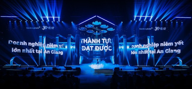 KienlongBank b&ugrave;ng nổ &lsquo;concert c&ocirc;ng nghệ&rsquo;, viết tiếp h&agrave;nh tr&igrave;nh 30 năm kết nối gi&aacute; trị - Ảnh 4.