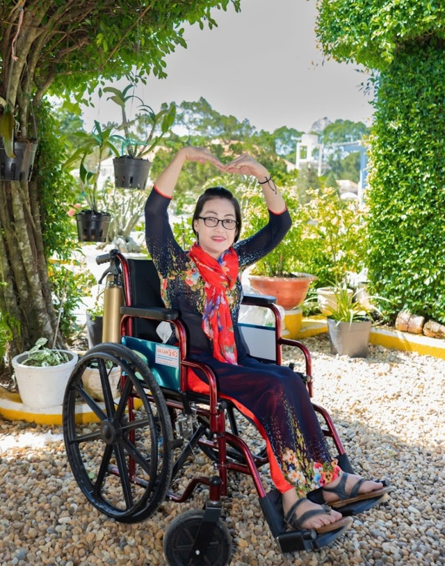 Những đường kim mũi chỉ y&ecirc;u đời, thương người  - Ảnh 5.