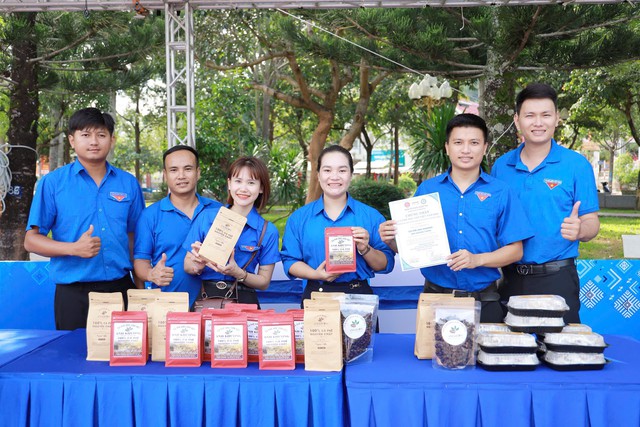 Từ hỗ trợ khởi nghiệp đến cùng khởi nghiệp: Câu chuyện từ một quán cà phê nhỏ ở xã - Ảnh 2.