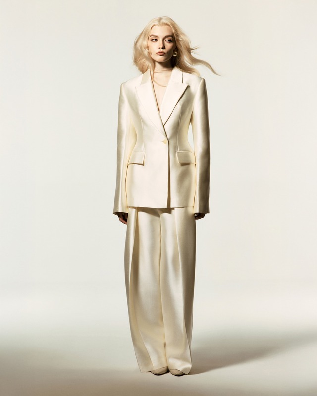 Lụa và tơ bóng - chất liệu thời trang của sự xa xỉ - Ảnh 1.