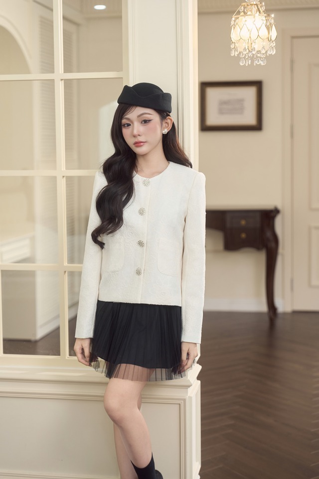 Thanh lịch như quý cô Paris với trang phục dạ tweed mùa này - Ảnh 2.