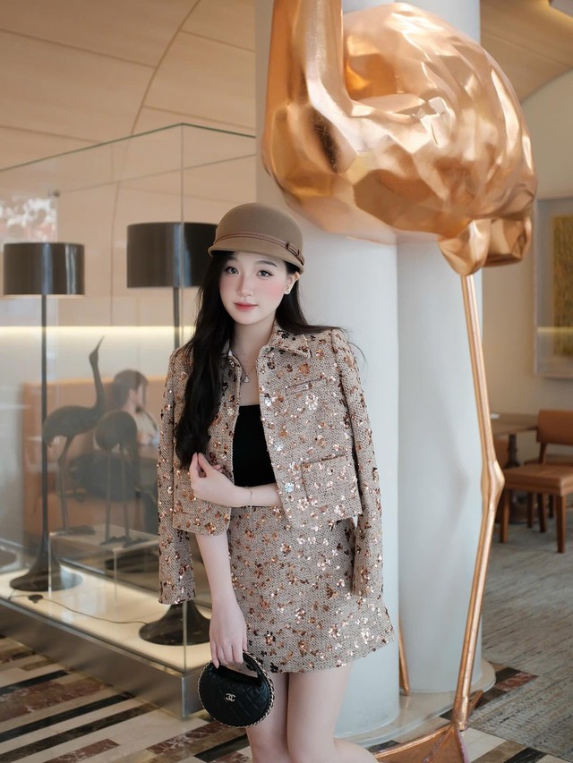 Thanh lịch như quý cô Paris với trang phục dạ tweed mùa này - Ảnh 3.