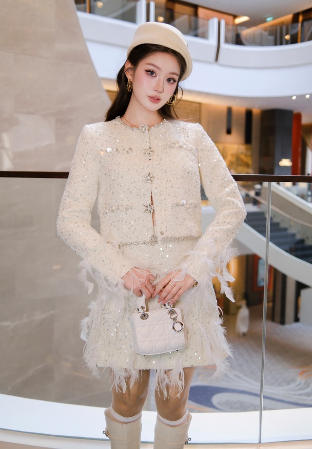 Thanh lịch như quý cô Paris với trang phục dạ tweed mùa này - Ảnh 8.