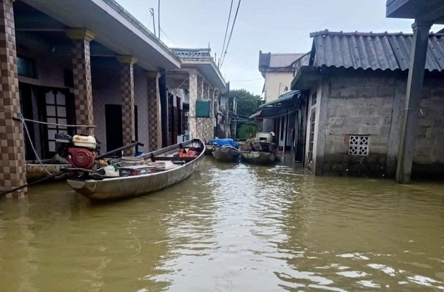 Nước lũ bao vây đám tang cụ N . B ở Quảng Trị: Hành trình đưa quan tài vượt lũ - Ảnh 2. Nước lũ bao vây đám tang cụ N . B ở Quảng Trị: Hành trình đưa quan tài vượt lũ - Ảnh 2.