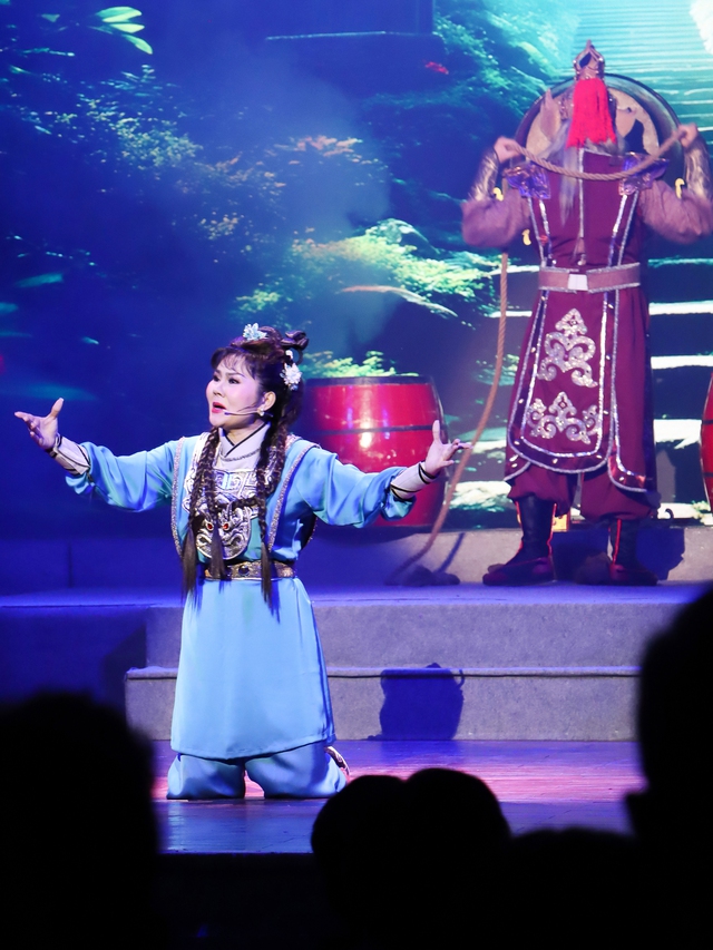 Cháu gái NSND Thanh Tòng - Lê Thanh Thảo: Từng chạnh lòng đến muốn bỏ nghề - Ảnh 3.