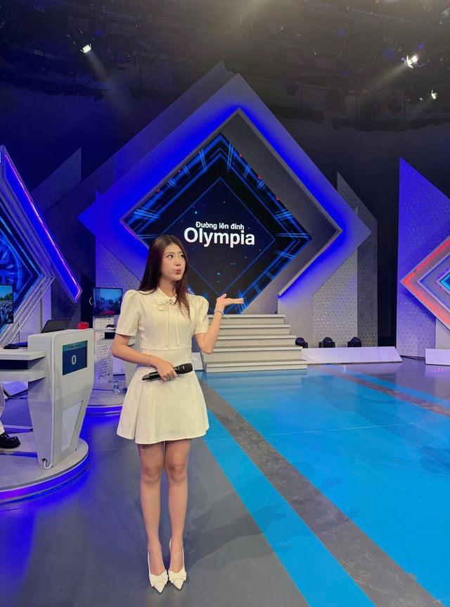 N&agrave;ng thơ của Đen V&acirc;u tiết lộ m&agrave;n tr&igrave;nh diễn tại chung kết Đường l&ecirc;n đỉnh Olympia- Ảnh 1.