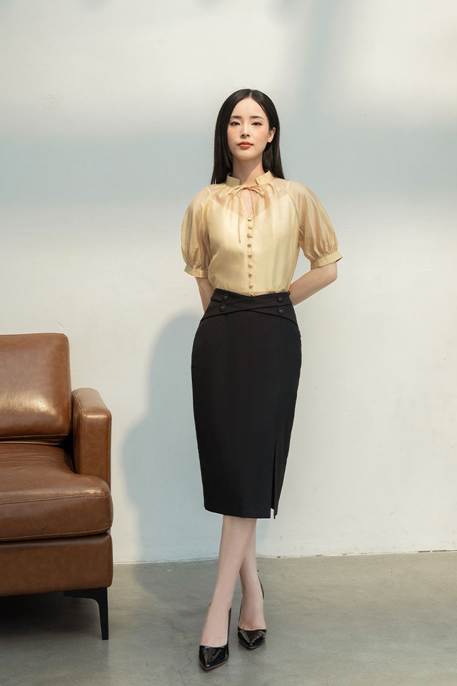 'Chìa khóa' mở ra nét duyên dáng, thanh lịch với áo cổ tàu 'Chìa khóa' mở ra nét duyên dáng, thanh lịch với áo cổ tàu- Ảnh 3.