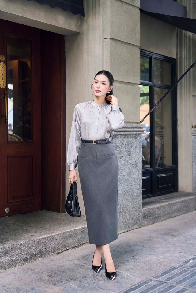 'Chìa khóa' mở ra nét duyên dáng, thanh lịch với áo cổ tàu 'Chìa khóa' mở ra nét duyên dáng, thanh lịch với áo cổ tàu- Ảnh 4.