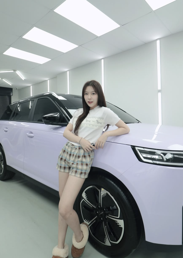 Họa tiết ca rô chưa bao giờ nhàm chán, chỉ cần nàng biết cách diện- Ảnh 9.