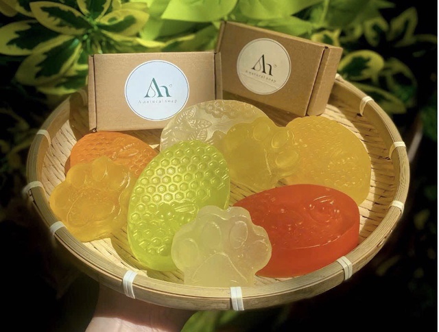 Sinh viên làm xà phòng từ trái cây bị ‘chê’ - Ảnh 2.