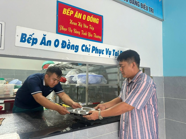 Lan tỏa trên mạng xã hội: Ngọn lửa nhân ái từ bếp ăn 0 đồng - Ảnh 3.