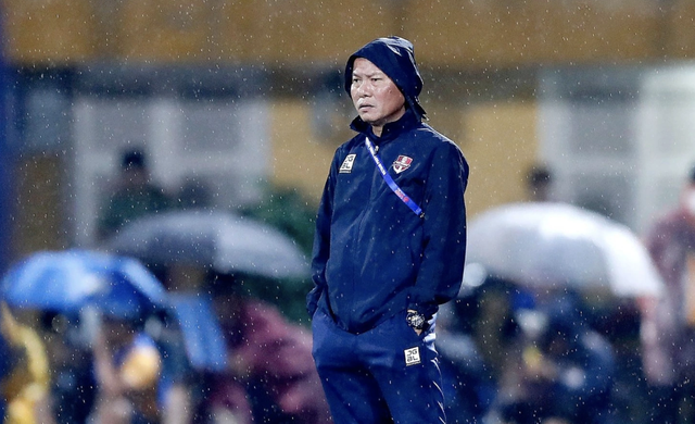 Đội b&oacute;ng 'độc, lạ' nhất V-League: Kh&ocirc;ng cần ng&ocirc;i sao, vẫn hi&ecirc;n ngang v&agrave;o tốp 4- Ảnh 3.