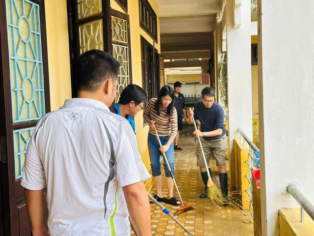 Thượng nguồn Huế mưa lớn, lũ sông Hương đang lên trở lại- Ảnh 2. Thượng nguồn Huế mưa lớn, lũ sông Hương đang lên trở lại- Ảnh 2.