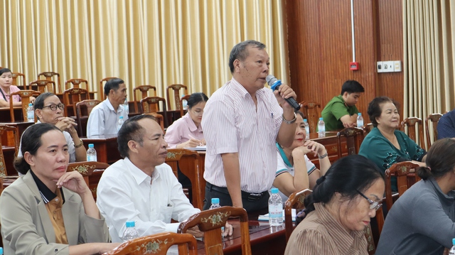 Chủ tịch HĐND tỉnh Đồng Nai tiếp xúc cử tri thành phố Đồng Xoài cũ   - Ảnh 1.