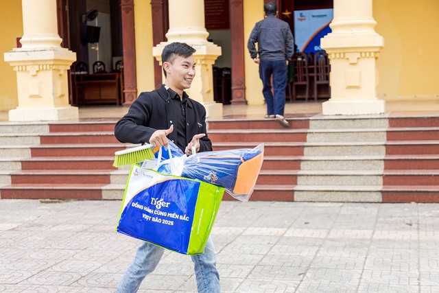 Tiger đồng hành cùng bà con khắc phục hậu quả sau bão lũ- Ảnh 3. Tiger đồng hành cùng bà con khắc phục hậu quả sau bão lũ- Ảnh 3.