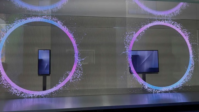 Lộ diện điện thoại Galaxy gập ba của Samsung - Ảnh 1.