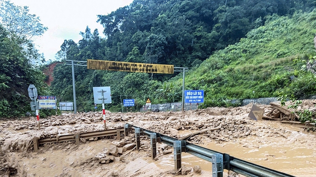 Đà Nẵng thiệt hại nặng nề, vượt đỉnh lũ năm 1964 - Ảnh 7.