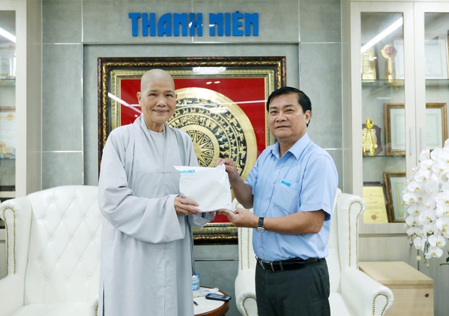 Chùa Phổ Hiền nhờ Báo Thanh Niên chuyển 500 triệu giúp y, bác sĩ và bệnh nhân Bệnh viện T.Ư Huế- Ảnh 1. Chùa Phổ Hiền nhờ Báo Thanh Niên chuyển 500 triệu giúp y, bác sĩ và bệnh nhân Bệnh viện T.Ư Huế- Ảnh 1.