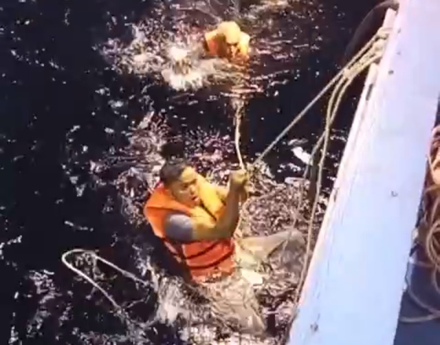 Đắk Lắk: Xác minh vụ ngư dân trình báo tàu cá bị tấn công gần Trường Sa - Ảnh 2. Đắk Lắk: Xác minh vụ ngư dân trình báo tàu cá bị tấn công gần Trường Sa - Ảnh 2.