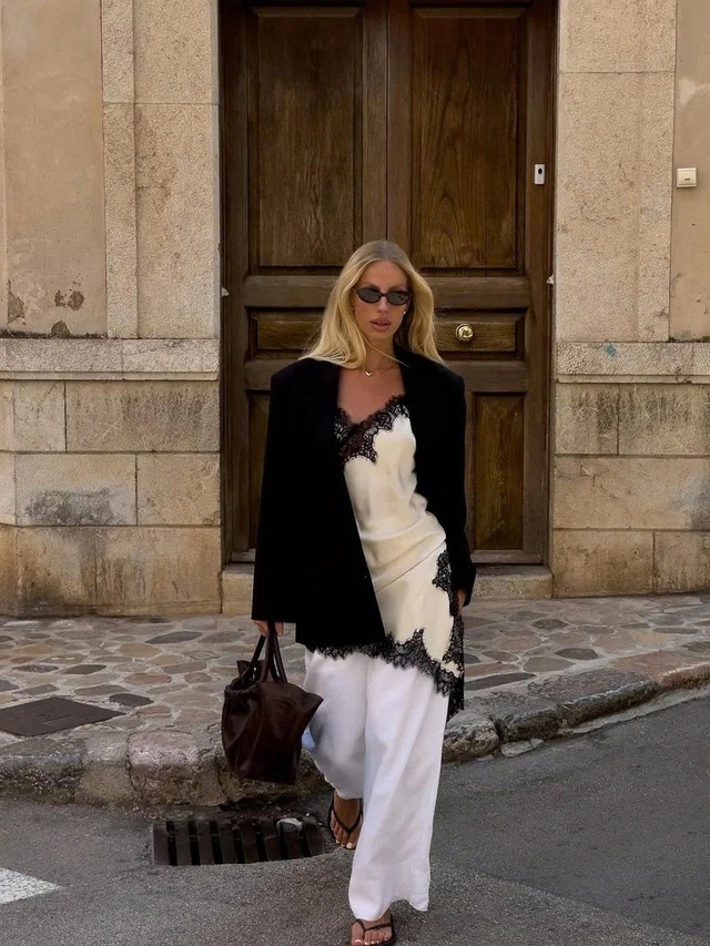 Thu này, blazer dáng rộng hứa hẹn bùng nổ trên mọi 'mặt trận' thời trang- Ảnh 4. Thu này, blazer dáng rộng hứa hẹn bùng nổ trên mọi 'mặt trận' thời trang- Ảnh 4.