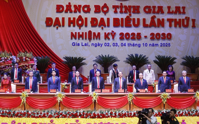 Ông Nguyễn Trọng Nghĩa nhấn mạnh 6 nhiệm vụ trọng tâm của Đảng bộ Gia Lai - Ảnh 1. Ông Nguyễn Trọng Nghĩa nhấn mạnh 6 nhiệm vụ trọng tâm của Đảng bộ Gia Lai - Ảnh 1.