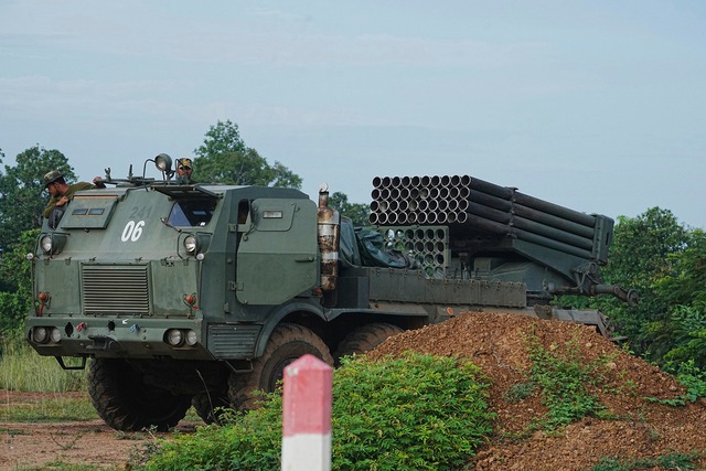 Trung Quốc bác bỏ việc cung cấp vũ khí cho Campuchia trong xung đột biên giới - Ảnh 1.