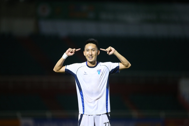 2 cựu sao CLB Becamex TP.HCM tỏa sáng trong ngày giải hạng nhất có mưa bàn thắng- Ảnh 3.