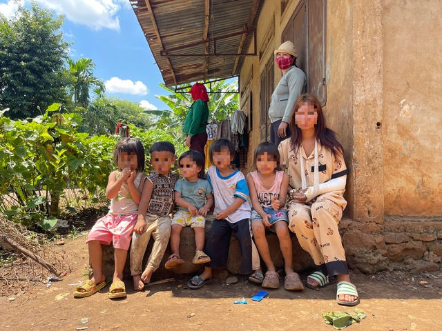 Hoàn cảnh của gia đình ‘siêu trẻ em’ - Ảnh 3.