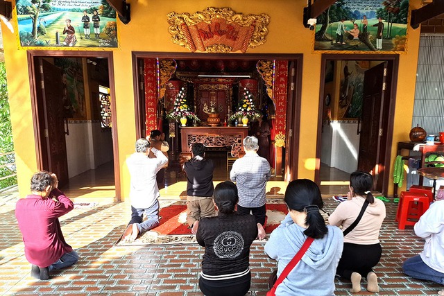 Thất sơn huyền bí: Thẻ bài và bia trấn yểm ở chùa Bồng Lai- Ảnh 2.