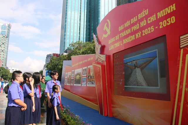 TP.HCM khai mạc các triển lãm lớn chào mừng đại hội Đảng bộ - Ảnh 1.