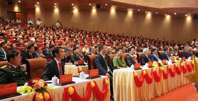 Đại hội Đảng bộ TP.Huế: xây dựng Huế phát triển xanh- thông minh giàu bản sắc - Ảnh 4.