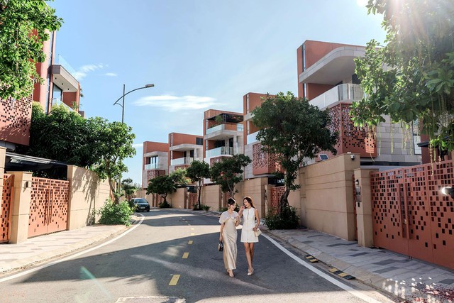 Giá cổ phiếu Regal Group (RGG) trong ngày đầu giao dịch là bao nhiêu? - Ảnh 3.