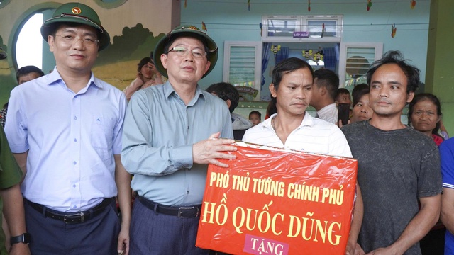 Khắc phục sạt lở ở Quảng Ngãi để ổn định đời sống người dân - Ảnh 3. Khắc phục sạt lở ở Quảng Ngãi để ổn định đời sống người dân - Ảnh 3.