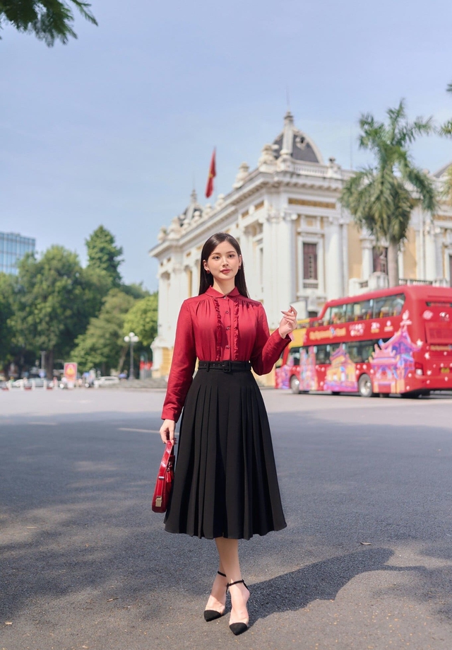 Sức hút khó cưỡng từ áo bèo nhún cho cô nàng thị thành Sức hút khó cưỡng từ áo bèo nhún cho cô nàng thị thành- Ảnh 6.