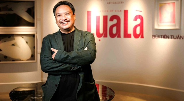 Bùi Tiến Tuấn biến hóa với lụa- Ảnh 1. Bùi Tiến Tuấn biến hóa với lụa- Ảnh 1.