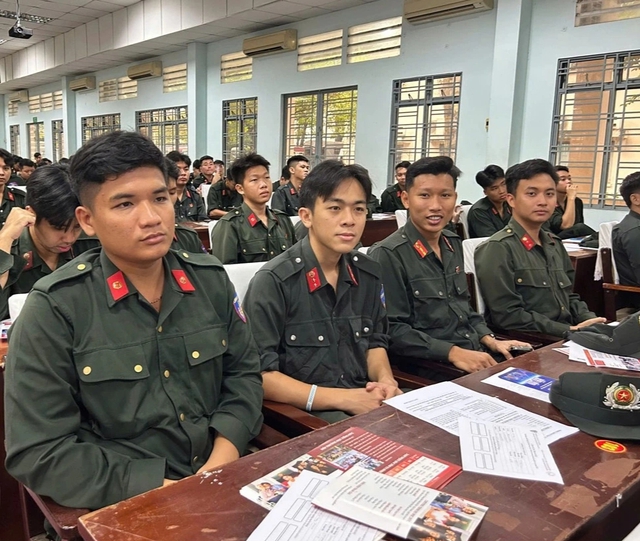 Hàng loạt việc làm lương từ 20 triệu đồng/tháng đang cần tuyển gấp- Ảnh 5. Hàng loạt việc làm lương từ 20 triệu đồng/tháng đang cần tuyển gấp- Ảnh 5.