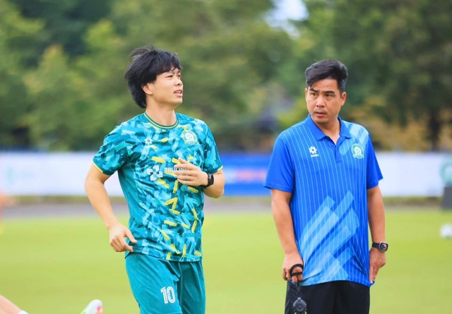 Công Phượng trở lại, Trường Tươi Đồng Nai trình làng hàng công nguyên tử với Minh Vương - Ảnh 1. Công Phượng trở lại, Trường Tươi Đồng Nai trình làng hàng công nguyên tử với Minh Vương - Ảnh 1.