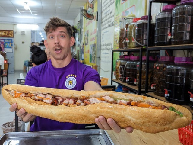 Du khách Mỹ đến Việt Nam rồi ở lại 6 năm, không muốn về nước- Ảnh 1.