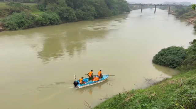 Hà Tĩnh: Người đàn ông nghi nhảy cầu trở về nhà sau 2 ngày 'mất tích'- Ảnh 1. Hà Tĩnh: Người đàn ông nghi nhảy cầu trở về nhà sau 2 ngày 'mất tích'- Ảnh 1.