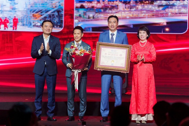 PV GAS khẳng định vị thế với 03 Kỷ lục Việt Nam- Ảnh 2. PV GAS khẳng định vị thế với 03 Kỷ lục Việt Nam- Ảnh 2.