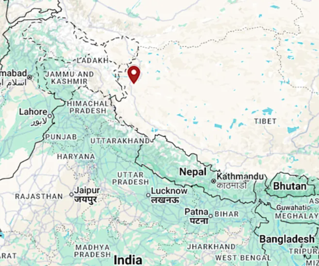 Trung Quốc xây cơ sở cho phép tên lửa phóng từ boong ke - Ảnh 3.