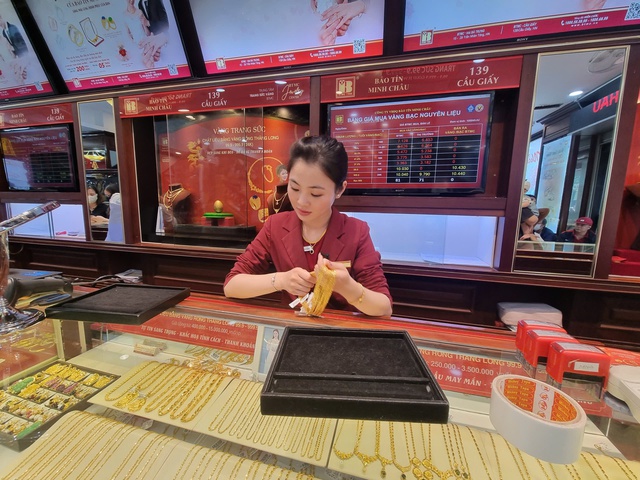 Gi&aacute; v&agrave;ng năm 2026: Hội đồng v&agrave;ng thế giới Dự b&aacute;o kh&ocirc;ng lặp lại đ&agrave; tăng mạnh như 2025 - Ảnh 2.